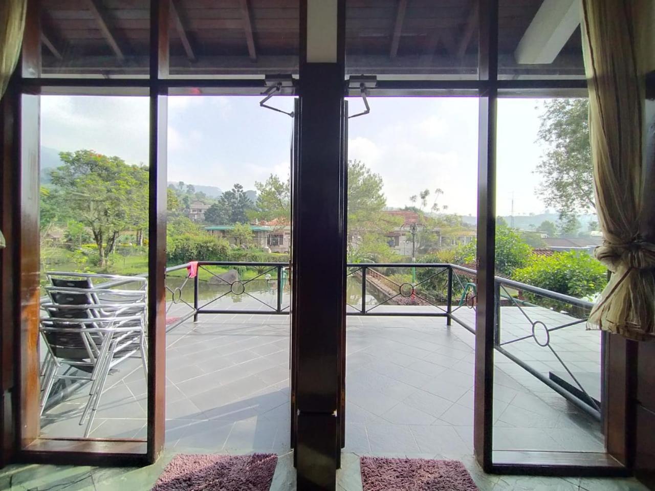 Villa Bukit Danau Lot 14 Cinengangirang Exterior foto